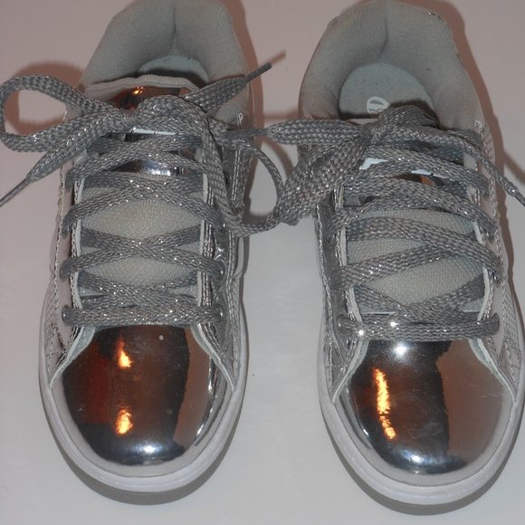 HEELYS SILVER LACE UP SKATE SHOES SIZE 2 - Picture 4 of 5